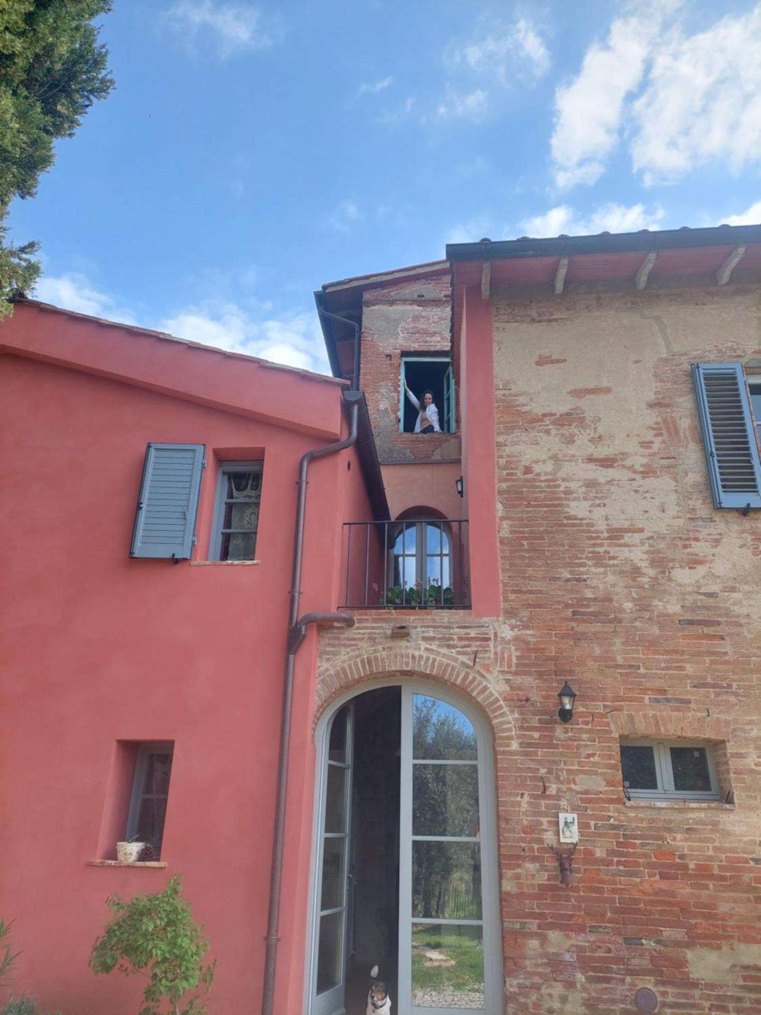 Casa Ezio Marchi - Due Appartamenti E Una Family Suite Bettolle Exterior photo